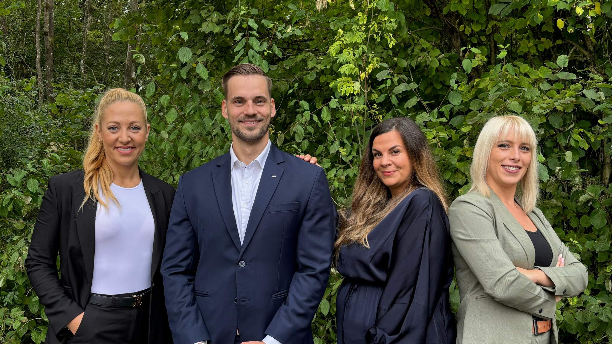 Janine Weber (Country Manager DACHSER Luxemburg), Emanuel Hofmann (Sales Manager chez DACHSER à Grevenmacher), Veronika Diederich (Customer Service Manager chez DACHSER à Grevenmacher), Laura Waigel (Operations Manager chez DACHSER à Grevenmacher). Janine Weber (Country Manager DACHSER Luxemburg), Emanuel Hofmann (Sales Manager chez DACHSER à Grevenmacher), Veronika Diederich (Customer Service Manager chez DACHSER à Grevenmacher), Laura Waigel (Operations Manager chez DACHSER à Grevenmacher).