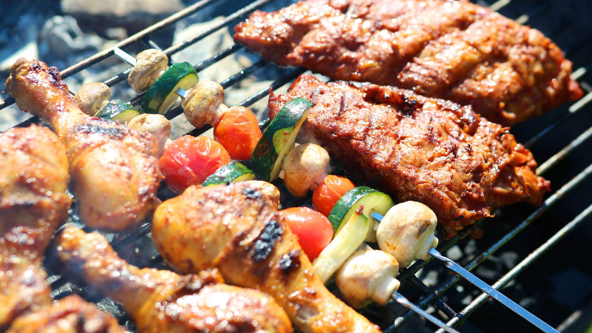 La viande de qualité et les légumes grillés sont à la mode