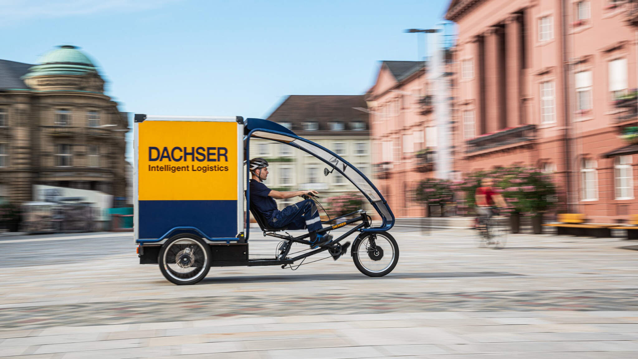 Parce que les camions électriques à batterie et les vélos-cargos n'émettent aucun polluant atmosphérique, ils jouent un rôle majeur dans la préservation de la qualité de l'air.