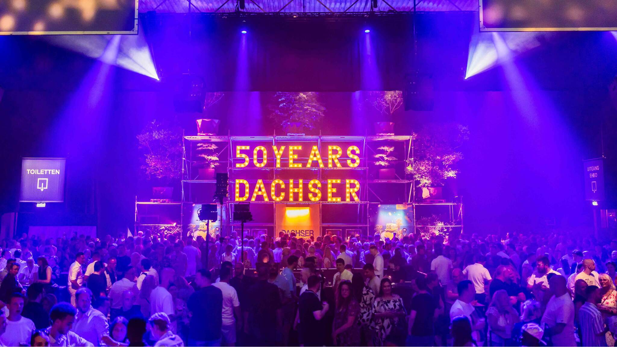 Les employés de toutes les succursales du Benelux se sont réunis à l’occasion d’une grande fête en l'honneur du 50e anniversaire de DACHSER.