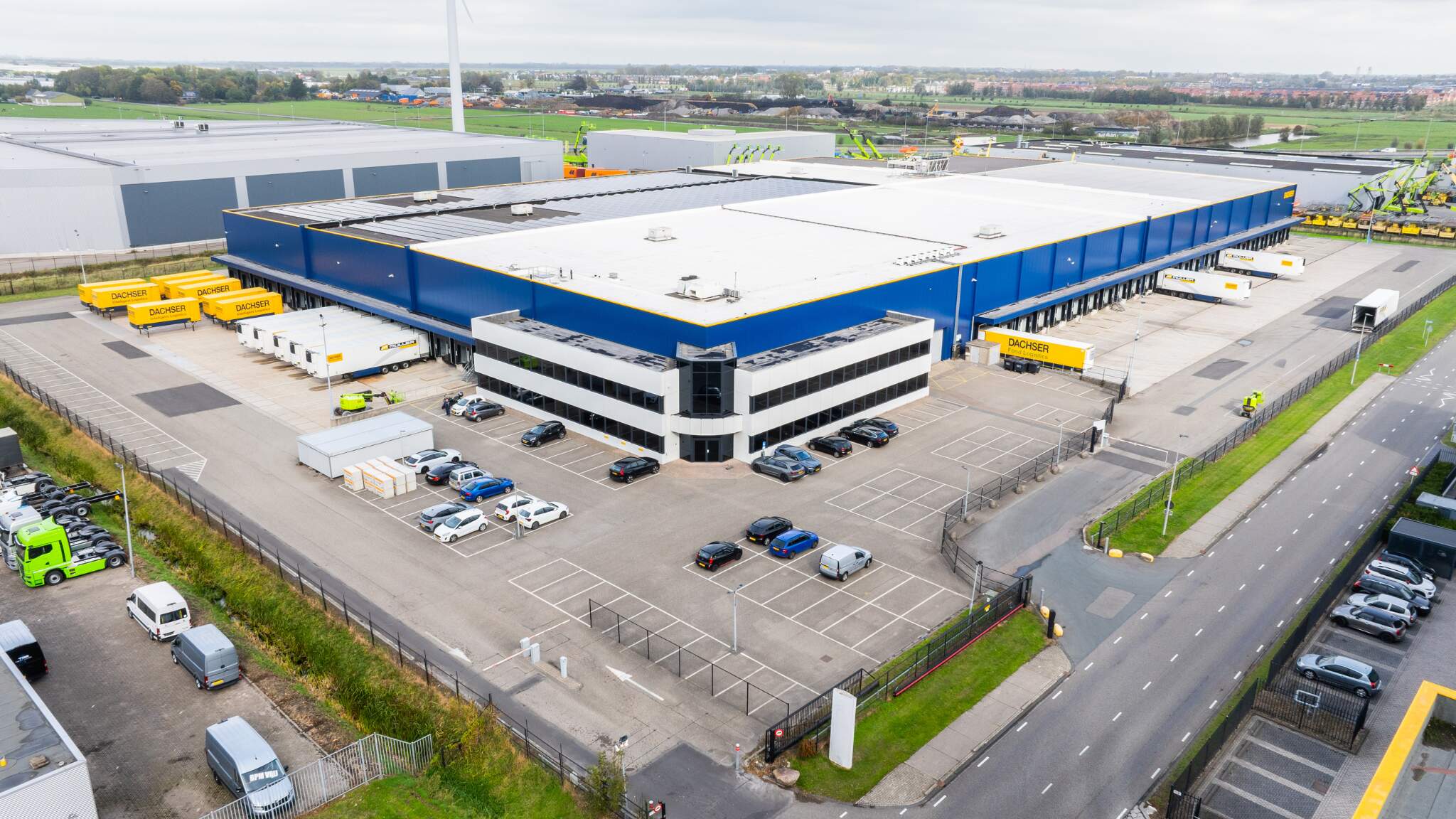 En octobre 2025, DACHSER a ouvert son dernier bâtiment dans le Benelux, situé à Waddinxveen.