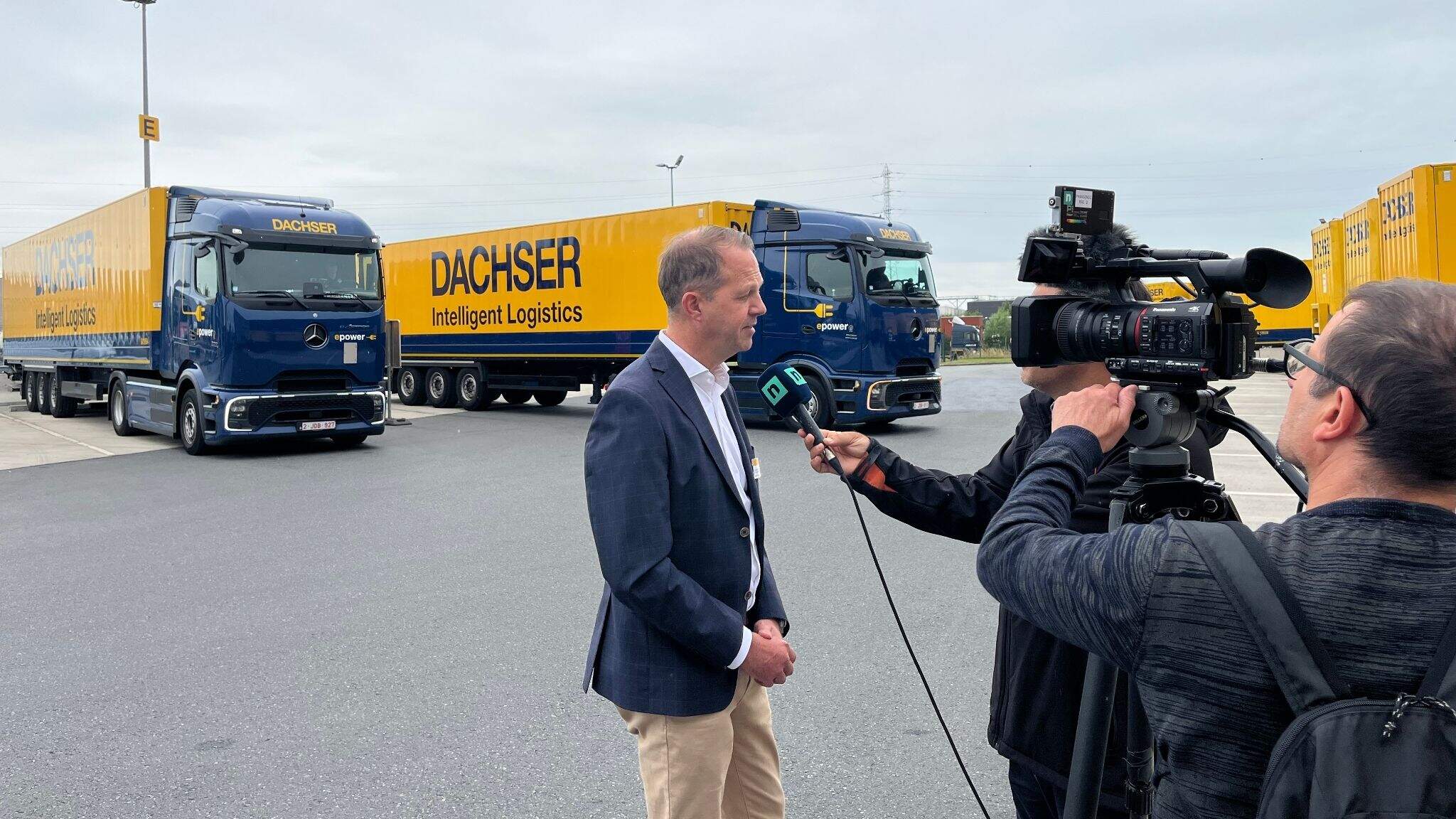 Tom Verheyen, Country Manager Belgium bij DACHSER, tijdens een interview naar aanleiding van het bezoek van de minister.
 
