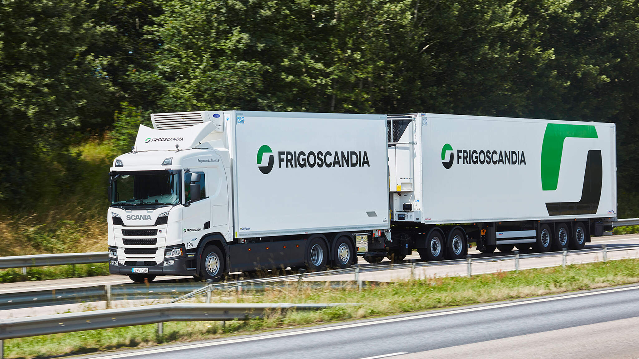 DACHSER versterkt zijn Food Logistics-netwerk in Europa en tilt zijn partnerschap met Frigoscandia naar een hoger niveau. DACHSER versterkt zijn Food Logistics-netwerk in Europa en tilt zijn partnerschap met Frigoscandia naar een hoger niveau.