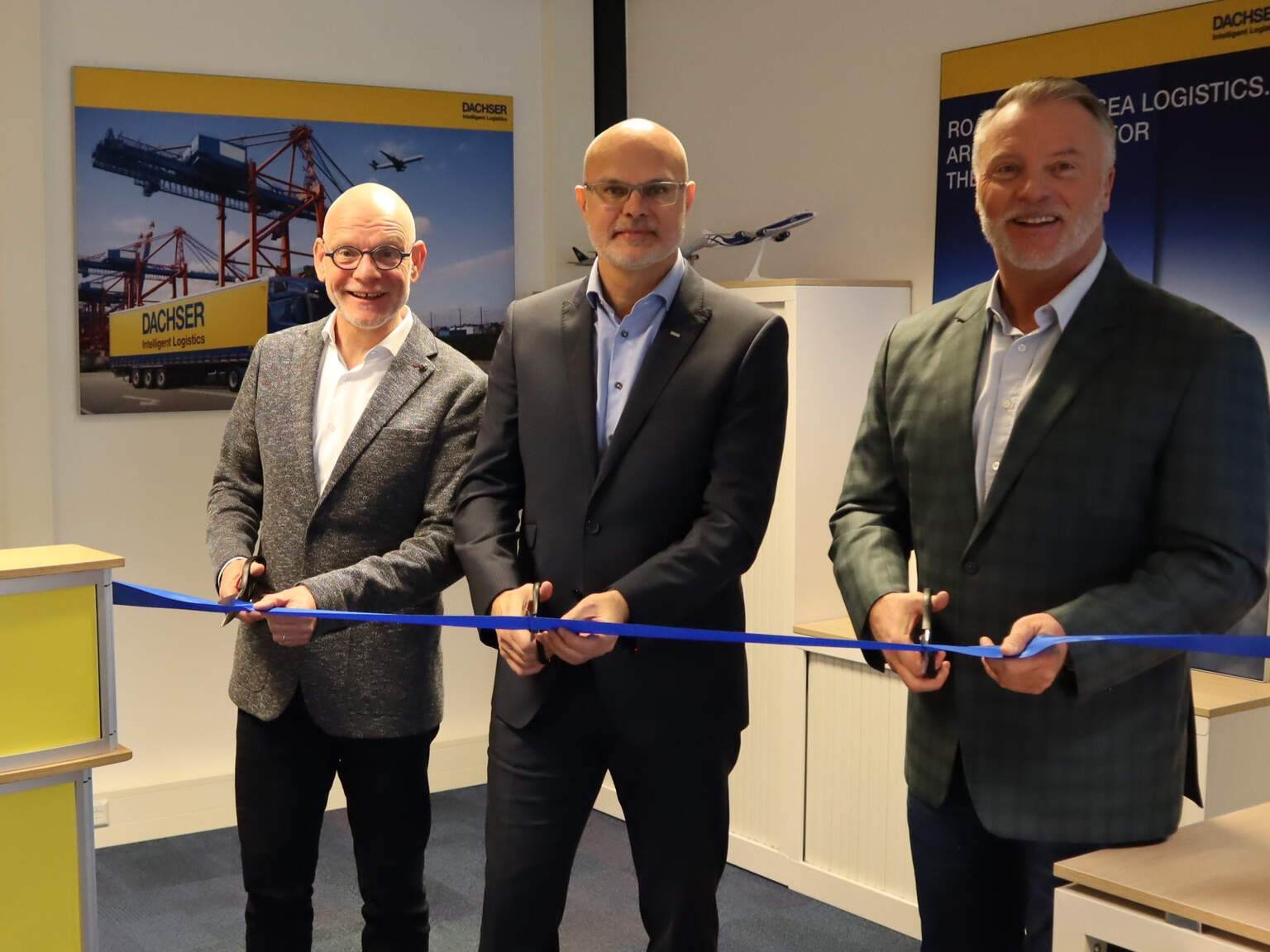 V.l.n.r: Wilco Versteegh, Managing Director DACHSER Air and Sea Logistics Netherlands & Belgium; Raymond Boumans, Branch Manager DACHSER Air & Sea Logistics Maastricht; Aat van der Meer, Managing Director DACHSER Benelux.