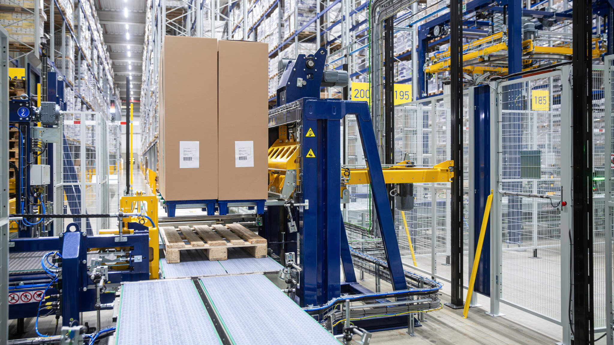 De laatste stap is het plaatsen van de kwartpallets op een europallet.
De laatste stap is het plaatsen van de kwartpallets op een europallet.